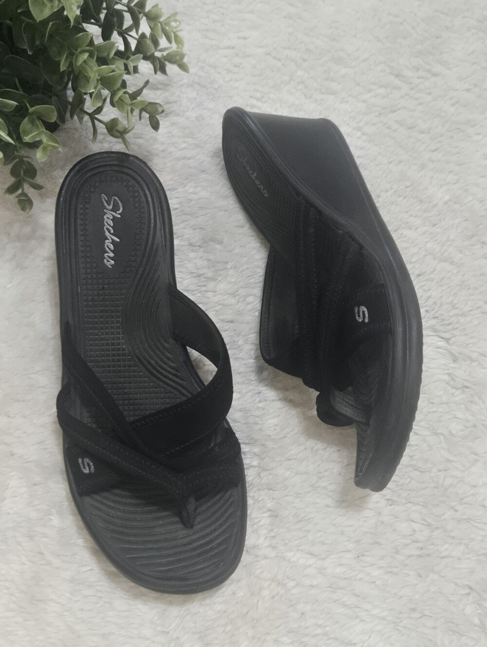 Skechers Black Strappy Wedge Platform Y2K Comfy Cushioned Sandals, 10